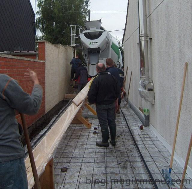 Blog de magicmanu : Aménagement de notre maison, Garage : coulage de la dalle béton
