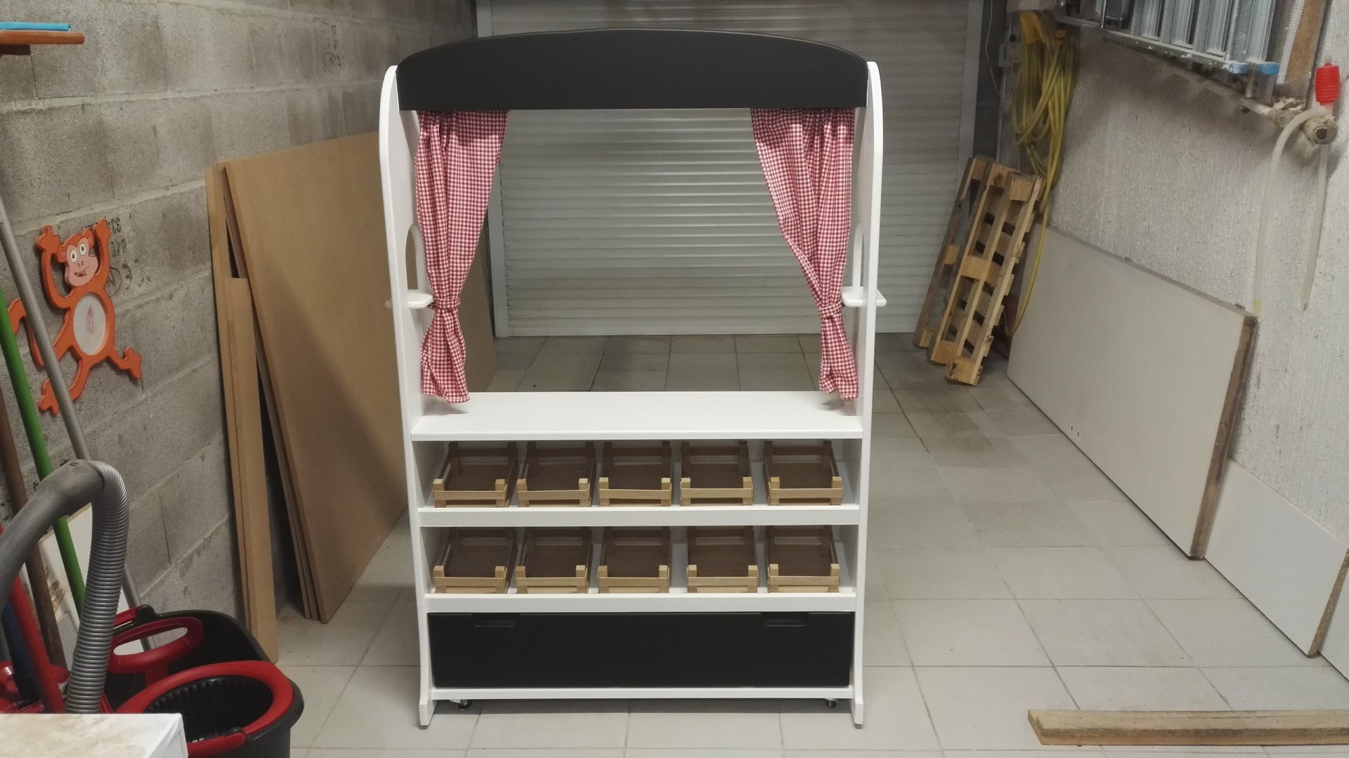 Fabriquer une marchande / théâtre en bois pour enfants