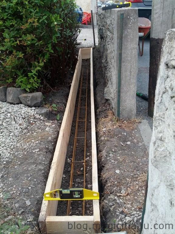 Blog de magicmanu : Aménagement de notre maison, Portail coulissant : la semelle béton