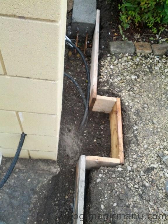 Blog de magicmanu : Aménagement de notre maison, Portail coulissant : la semelle béton