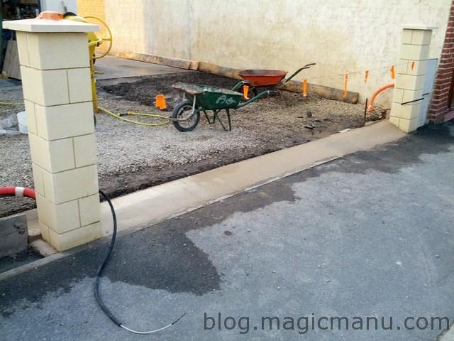 Blog de magicmanu : Aménagement de notre maison, Portail coulissant : la semelle béton