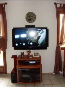 Lire la suite à propos de l’article Installation TV LCD et Home Cinema au mur
