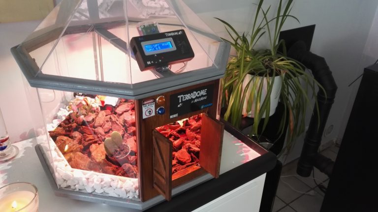 TerraDome : fabriquez une mini serre tropicale avec Arduino