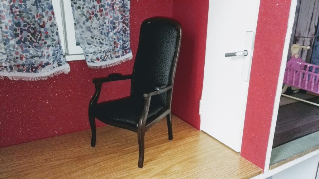 fauteuil-voltaire-miniature