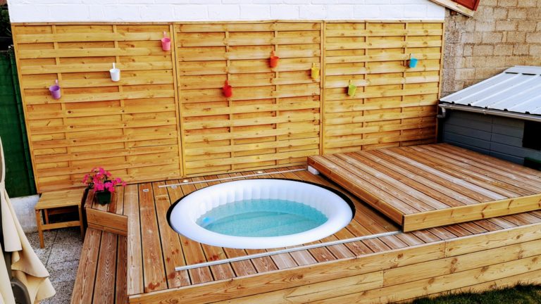 Fabriquer une terrasse pour SPA gonflable, avec couvercle motorisé.