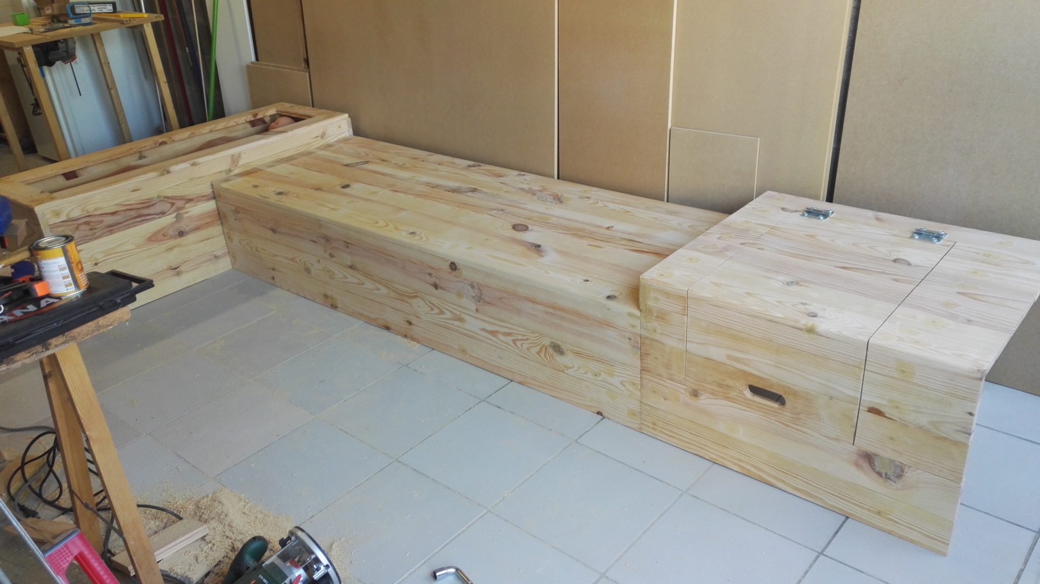 Fabriquer un banc de jardin en bois avec bac à fleurs – MagicManu