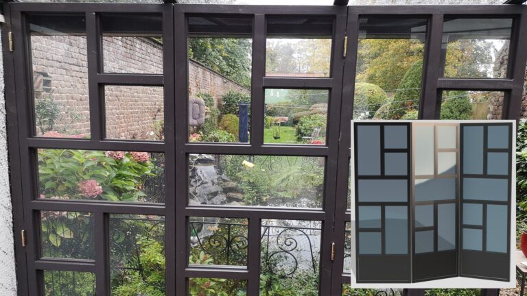 Fabriquer un paravent extérieur style verrière pour fermer une pergola