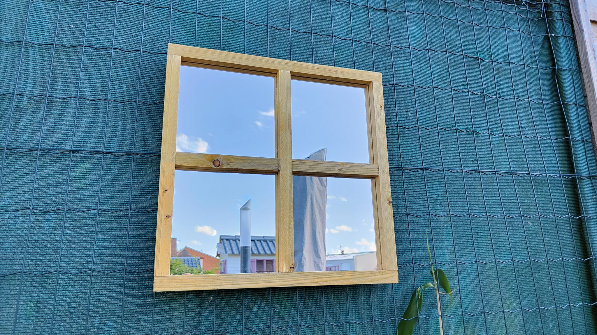 [Mini Tuto] Fabriquer une fenêtre extérieure en trompe l’œil avec des